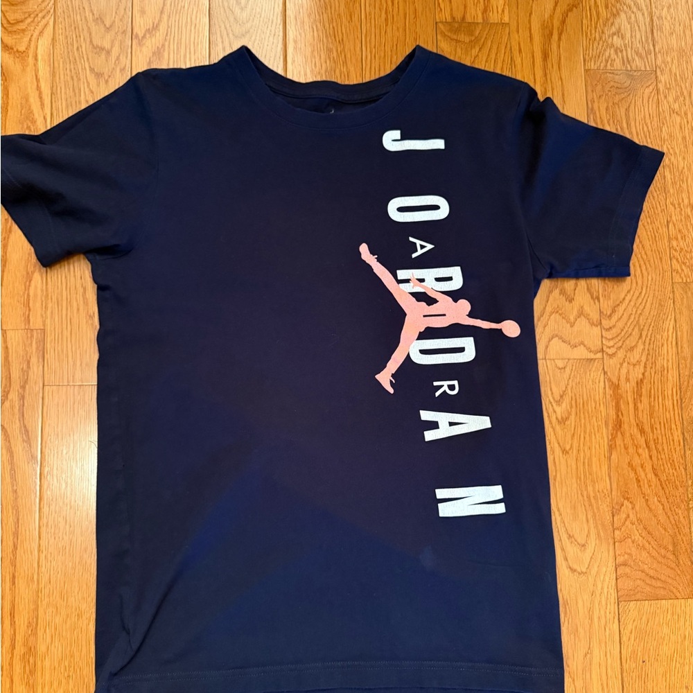 Jordan Kids Tee in Navy with Pink Graphic.